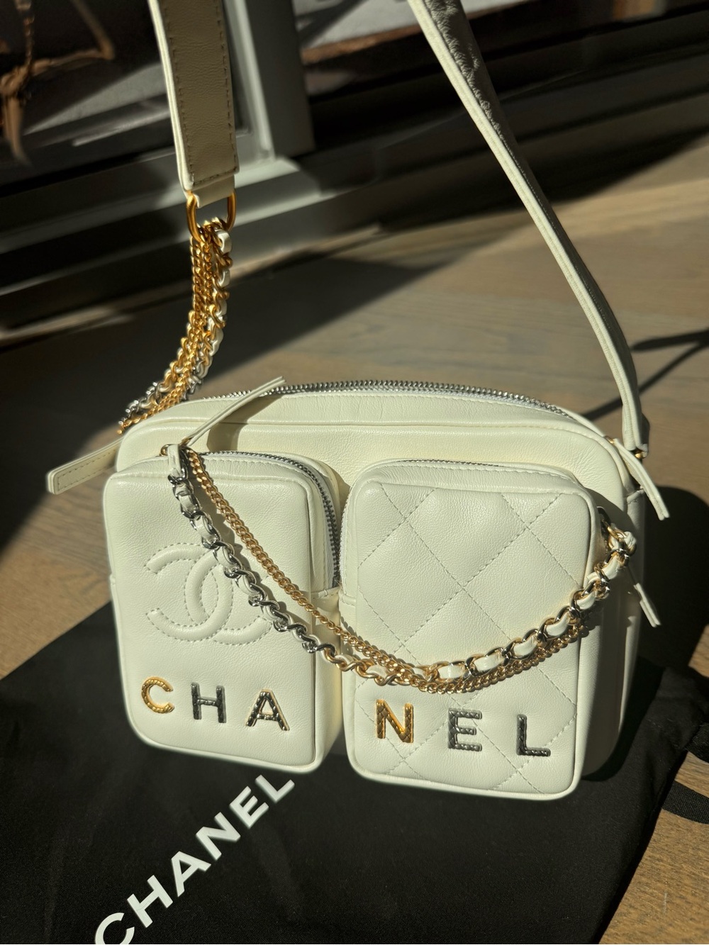 CHANEL Cream Leather Quilted Double-Pocket Crossbody with Mixed Metal Chain